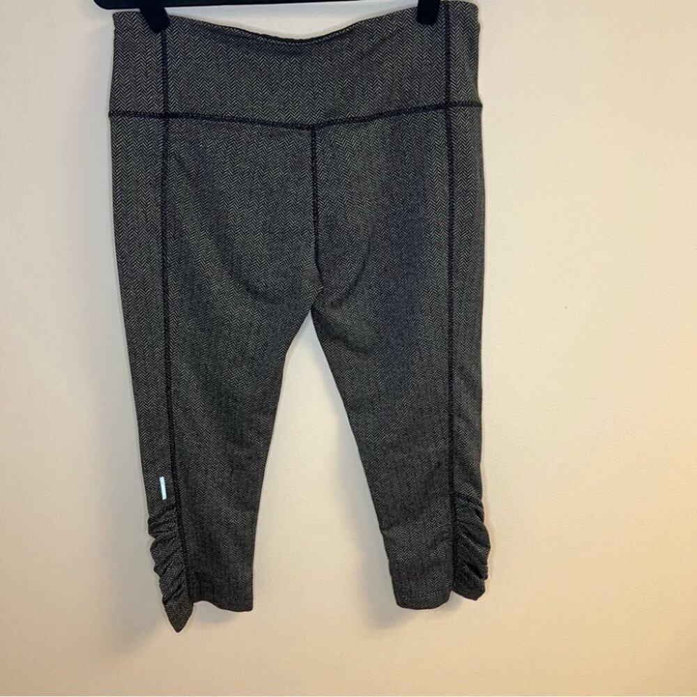 Mondetta Chevron Cropped Leggings Size Large - Picture 2 of 10
